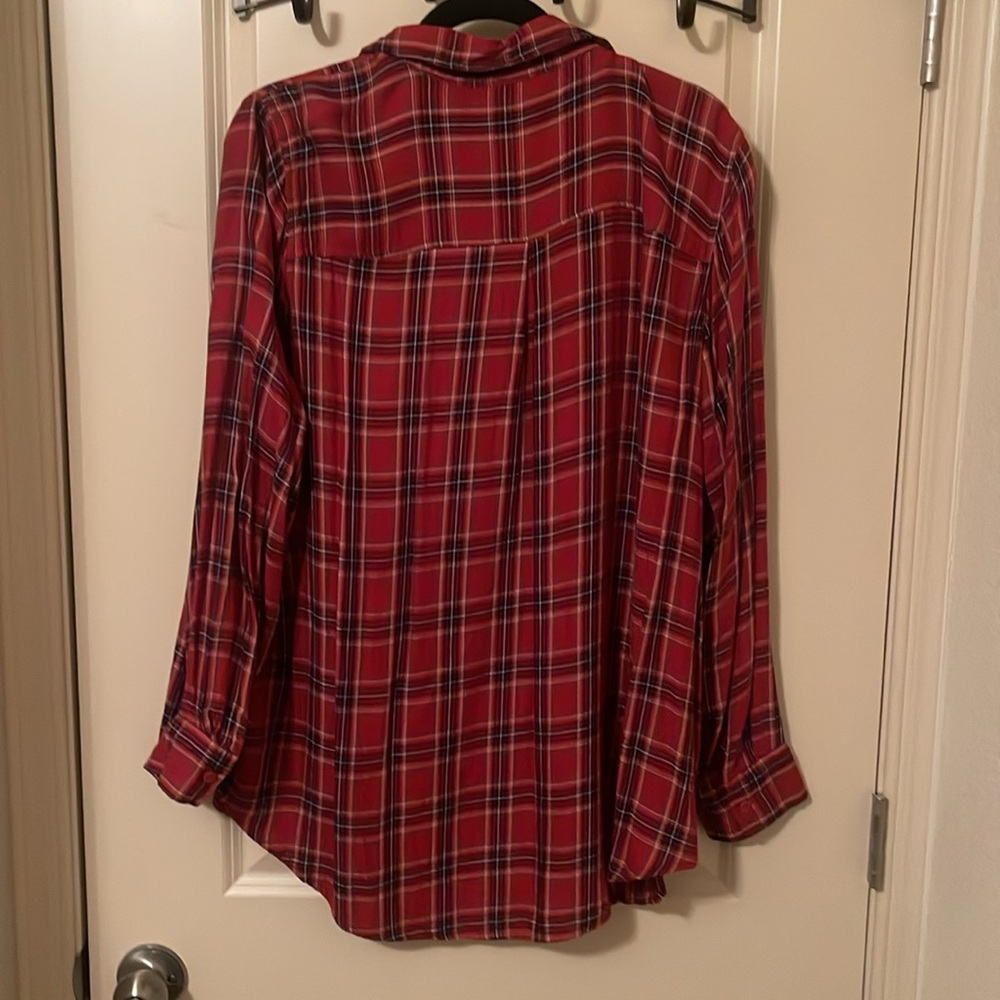 Button front shirt - Picture 2 of 4